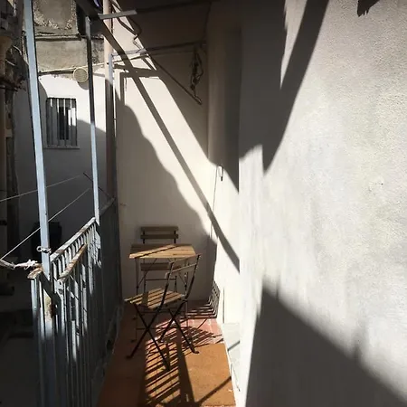 La Casa Nell'antico Cortile Apartamento Catânia