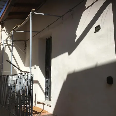 La Casa Nell'antico Cortile * Katania